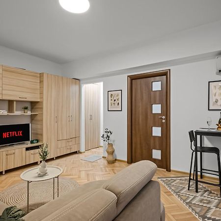 Earthy Escape - Central Apt With Balcony Букурещ Екстериор снимка