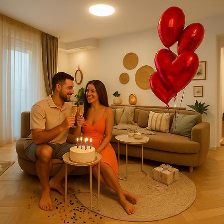 Earthy Escape - Central Apt With Balcony Букурещ Екстериор снимка
