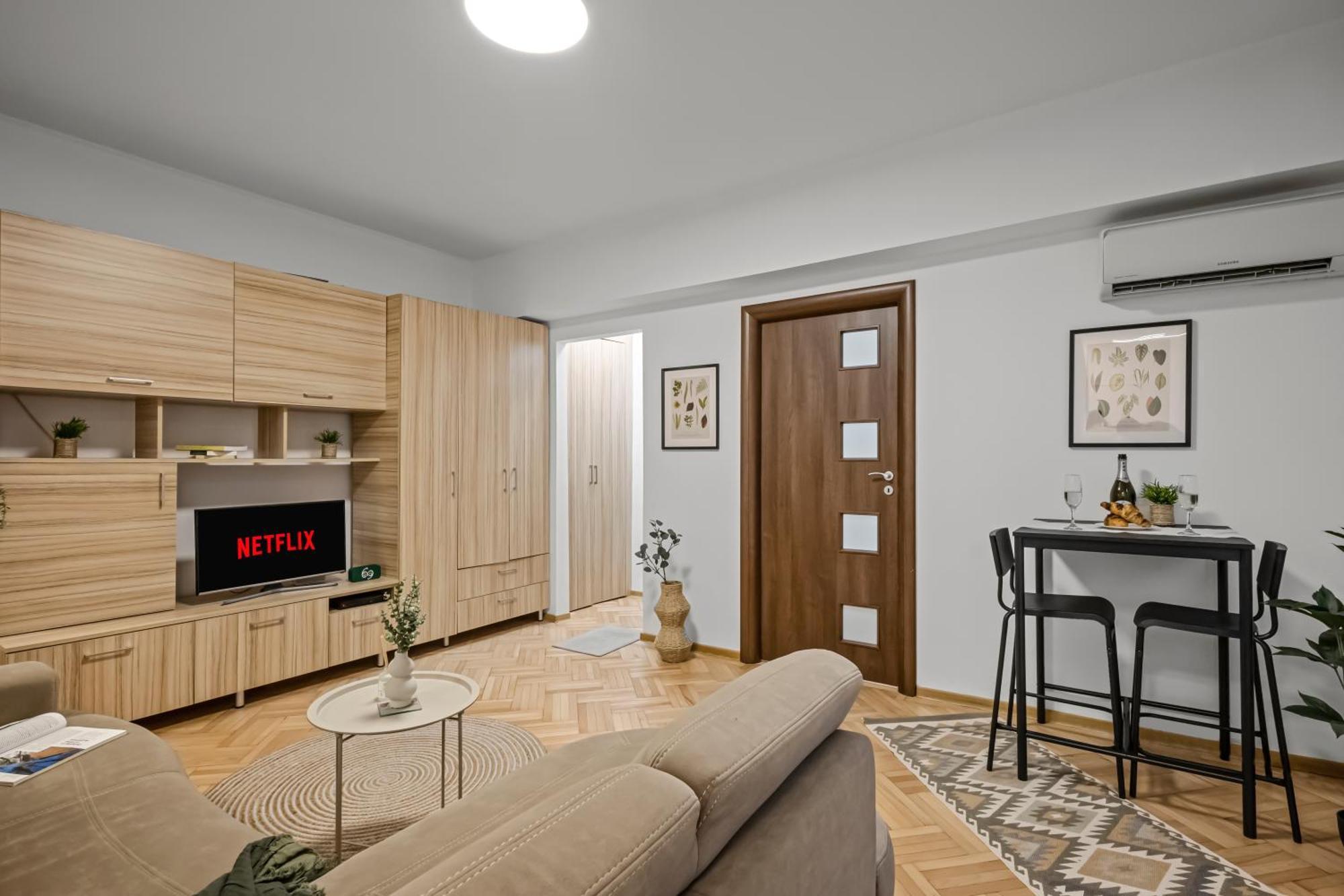 Earthy Escape - Central Apt With Balcony Букурещ Екстериор снимка
