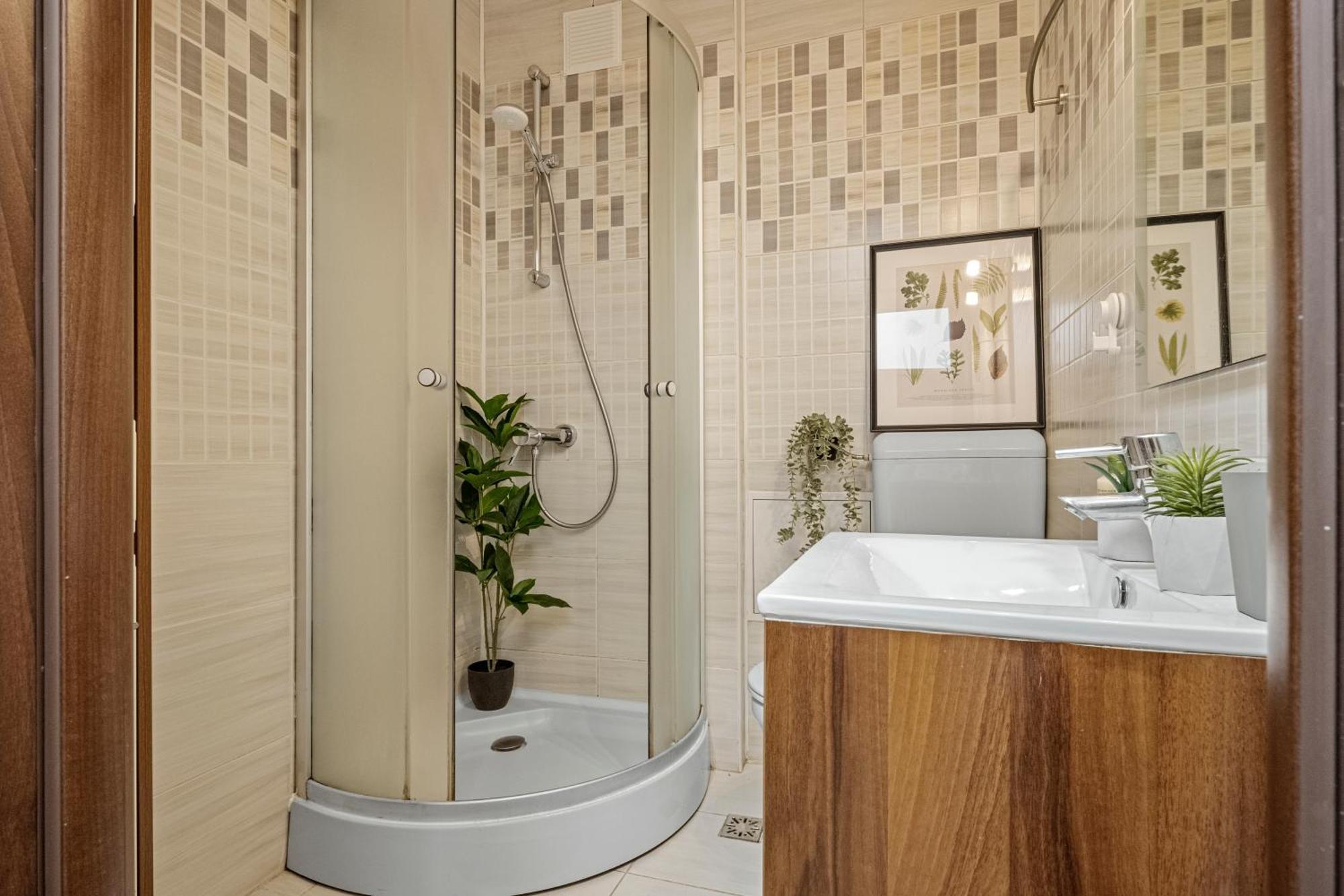 Earthy Escape - Central Apt With Balcony Букурещ Екстериор снимка